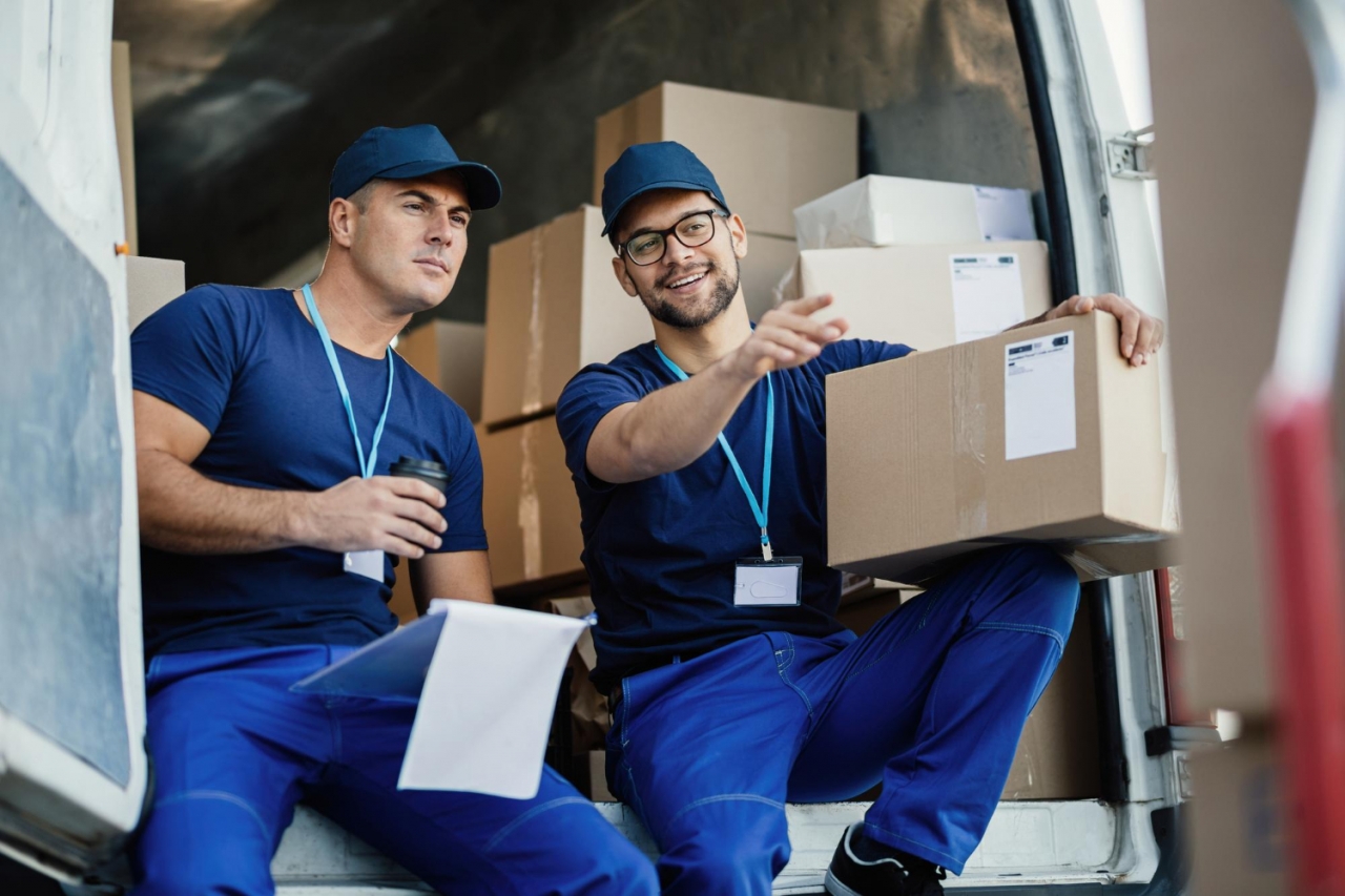 Get the expert services of shifting household goods - Delhi